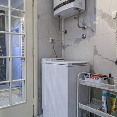 Alquiler de un elegante apartamento de 2 habitaciones, 54 m², cerca del centro de Belgrado, Serbia